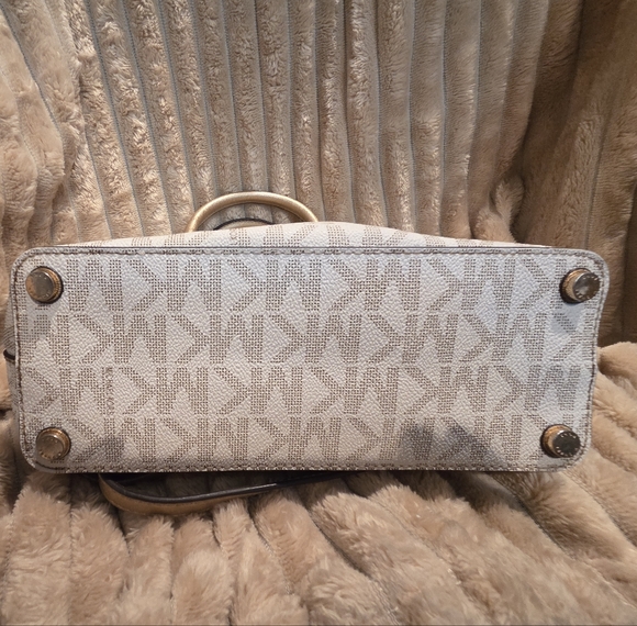 Michael Kors Gold and Cream Crossbody Bag - Picture 6 of 6